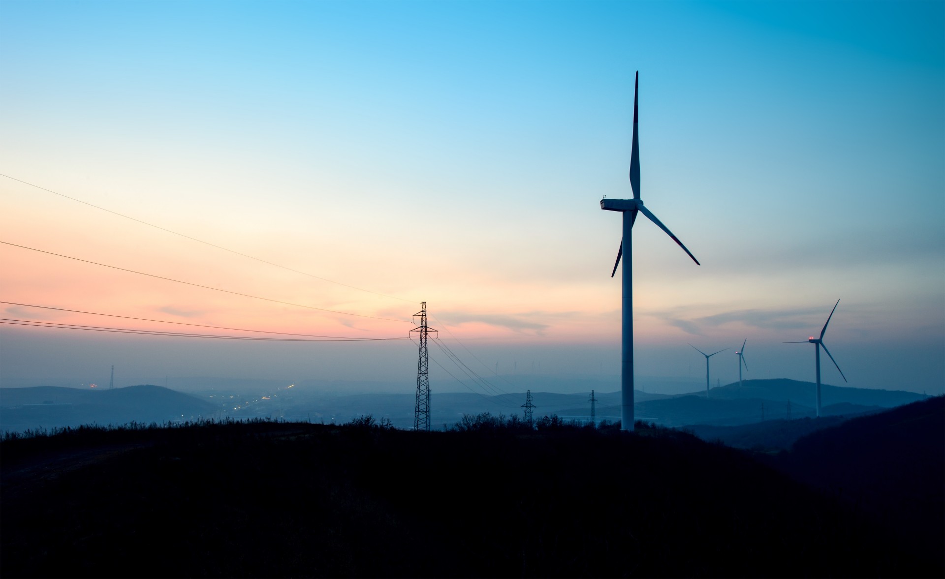 氢鸾科技携AEM黑科技亮相2025氢能展 200kW电解槽破解绿氢产业“卡脖子”难题